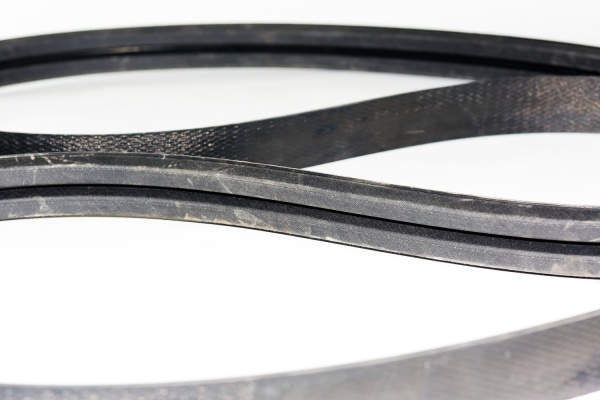 HXE124870 КЛИНОВОЙ РЕМЕНЬ