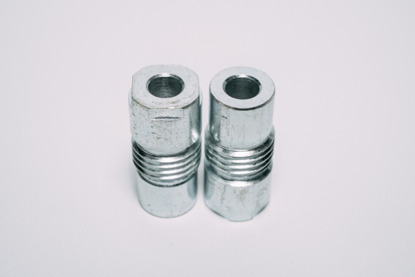 A92818 САМОРАЗМ. ВТУЛКА