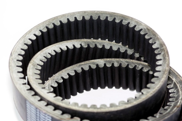 HXE150557 КЛИНОВОЙ РЕМЕНЬ