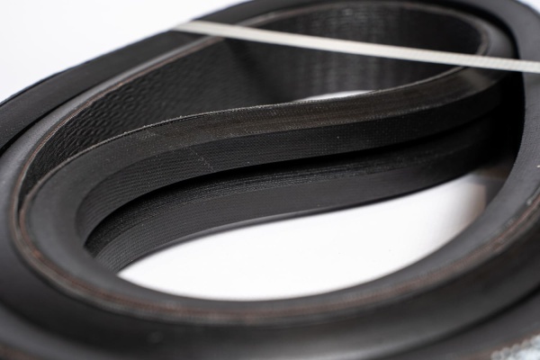 H176766 КЛИНОВОЙ  РЕМЕНЬ