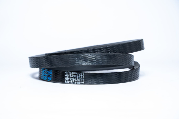 AH139436 КОМПЛЕКТ РЕМНЕЙ (2ШТ)